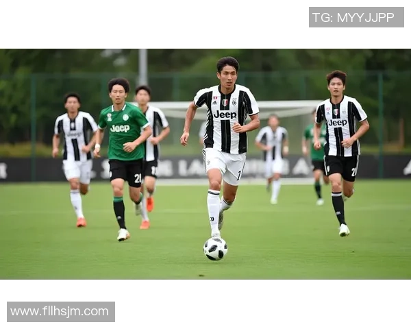 足球明星儿子成长记:从小球场到聚光灯下的精彩瞬间 足球明星儿子成长记:从小球场到聚光灯下的精彩瞬间